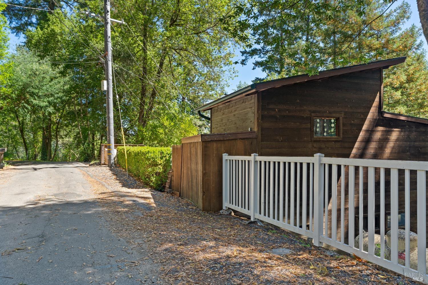 Detail Gallery Image 3 of 34 For 17815 Old Monte Rio Rd, Guerneville,  CA 95446 - 2 Beds | 1/1 Baths