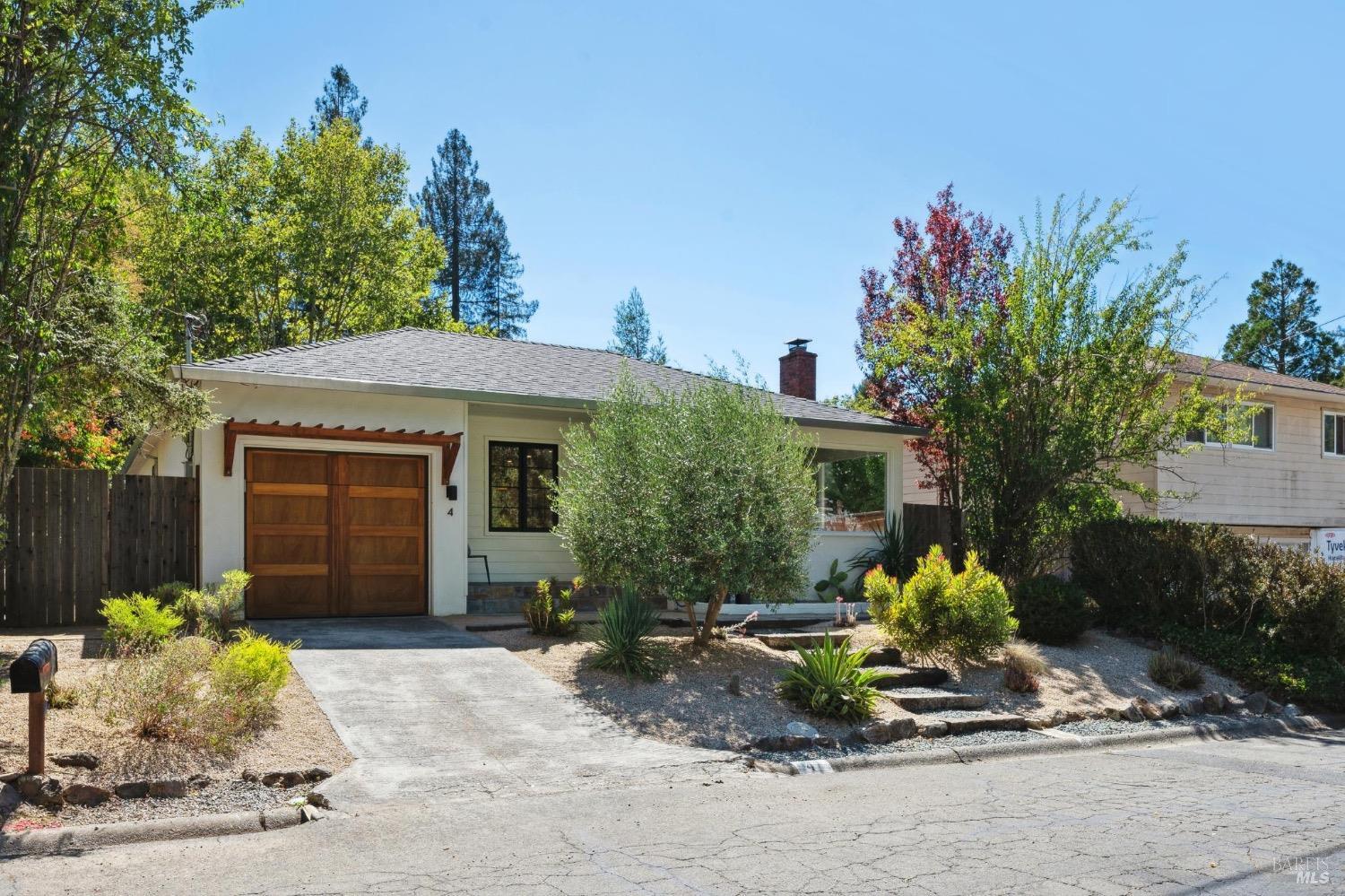 Detail Gallery Image 2 of 67 For 4 Monterey Ave, San Anselmo,  CA 94960 - 3 Beds | 2 Baths