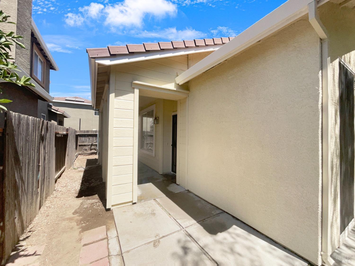 Detail Gallery Image 9 of 16 For 314 Vazquez Ct, Dixon,  CA 95620 - 2 Beds | 2 Baths