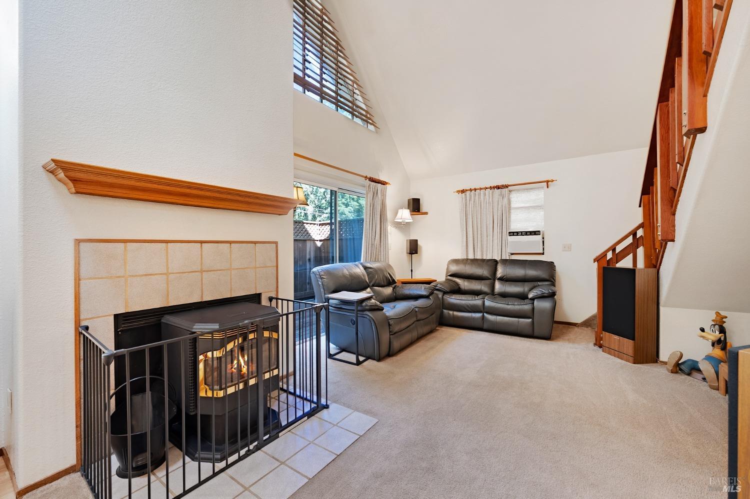 Detail Gallery Image 7 of 34 For 14529 Canyon 2 Rd, Guerneville,  CA 95446 - 3 Beds | 2 Baths