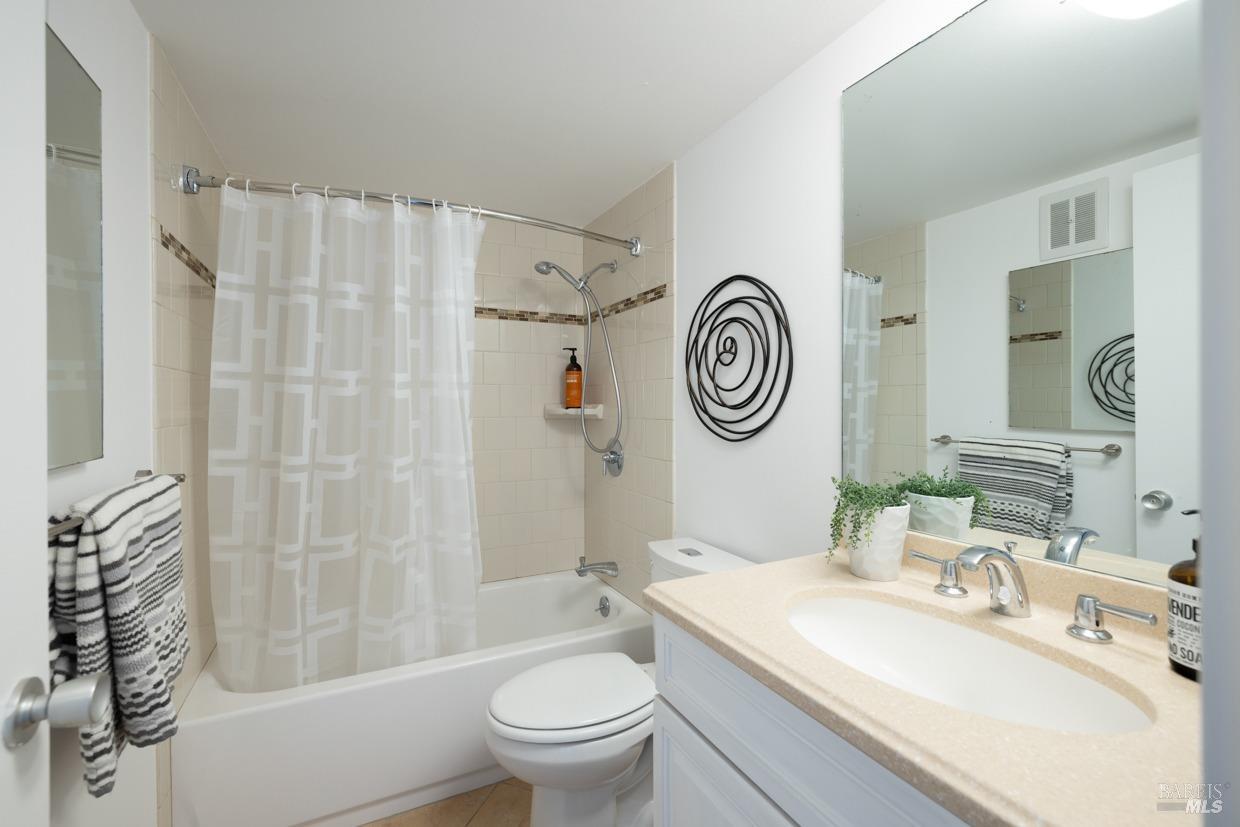 Detail Gallery Image 14 of 24 For 290 via Casitas Unkn #204,  Greenbrae,  CA 94904 - 2 Beds | 2 Baths