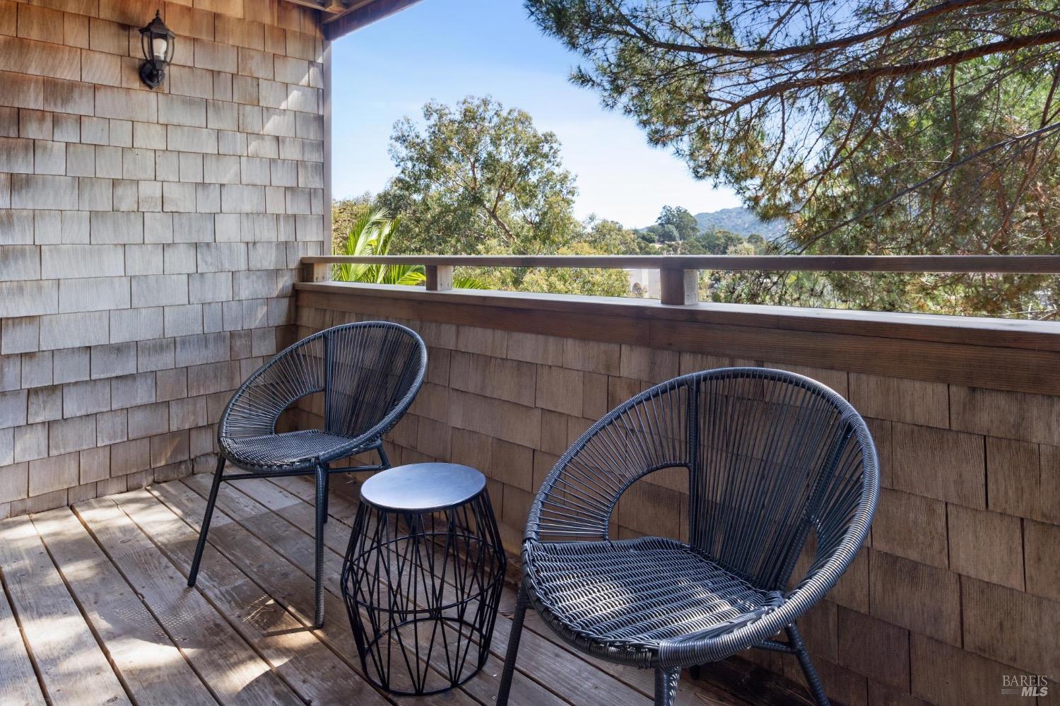 Detail Gallery Image 18 of 33 For 144 La Perdiz Ct, San Rafael,  CA 94903 - 2 Beds | 2/1 Baths