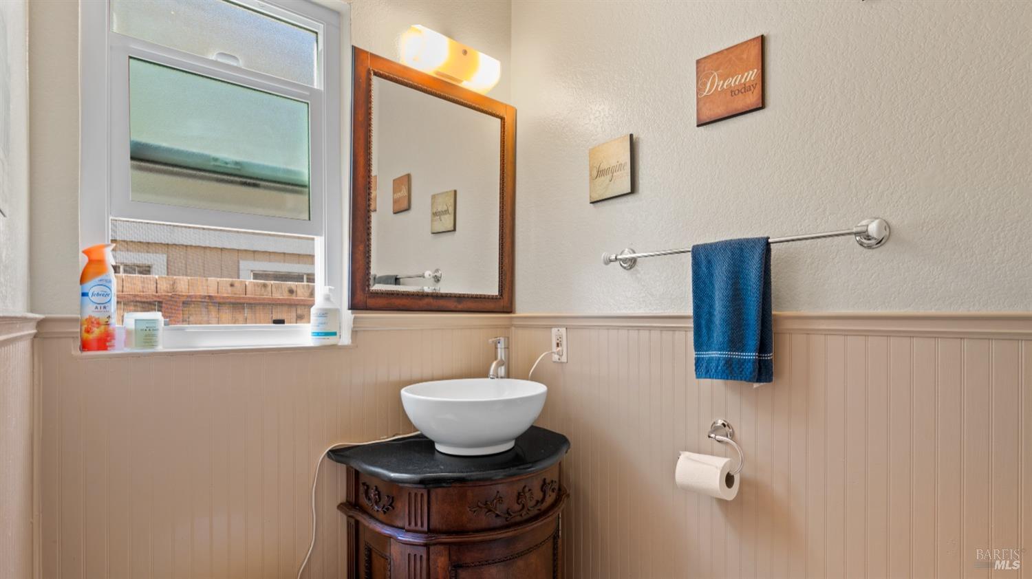 Detail Gallery Image 14 of 30 For 1448 Gold Way, Rohnert Park,  CA 94928 - 3 Beds | 1/1 Baths