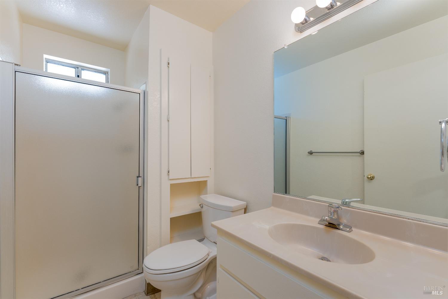 Detail Gallery Image 13 of 17 For 211 Main Cir, Ukiah,  CA 95482 - 2 Beds | 2 Baths