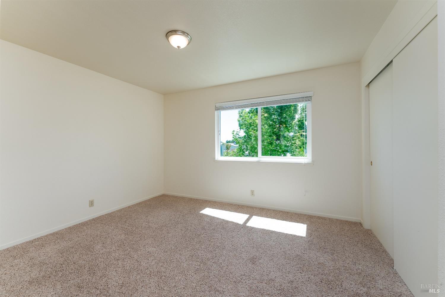 Detail Gallery Image 14 of 17 For 211 Main Cir, Ukiah,  CA 95482 - 2 Beds | 2 Baths