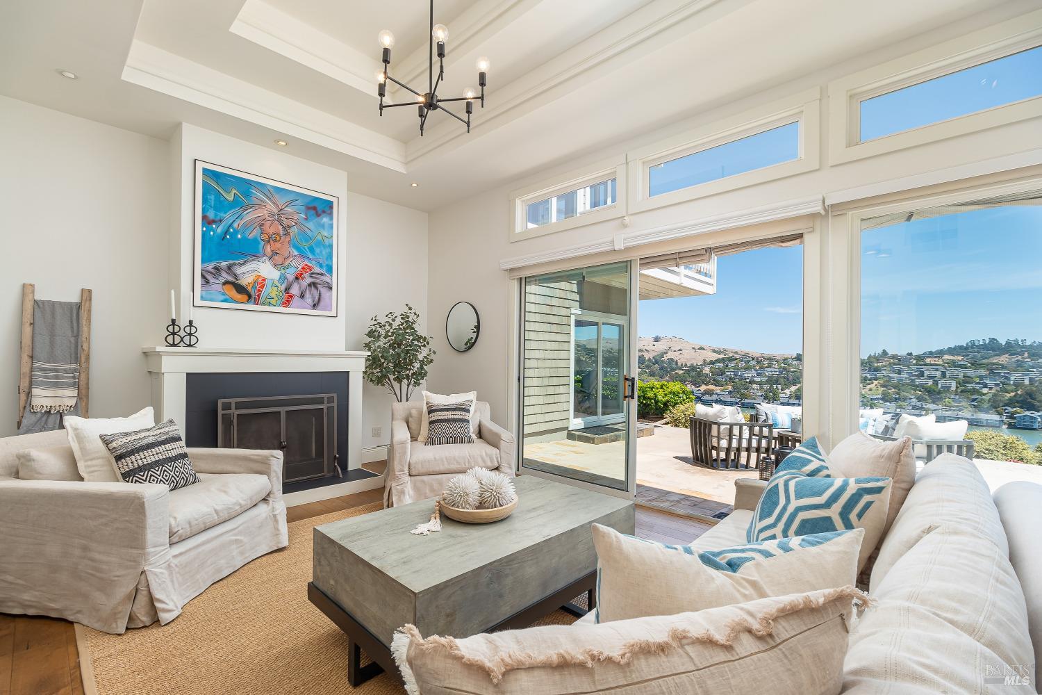 Detail Gallery Image 10 of 59 For 247 Reed Blvd, Mill Valley,  CA 94941 - 5 Beds | 4/1 Baths