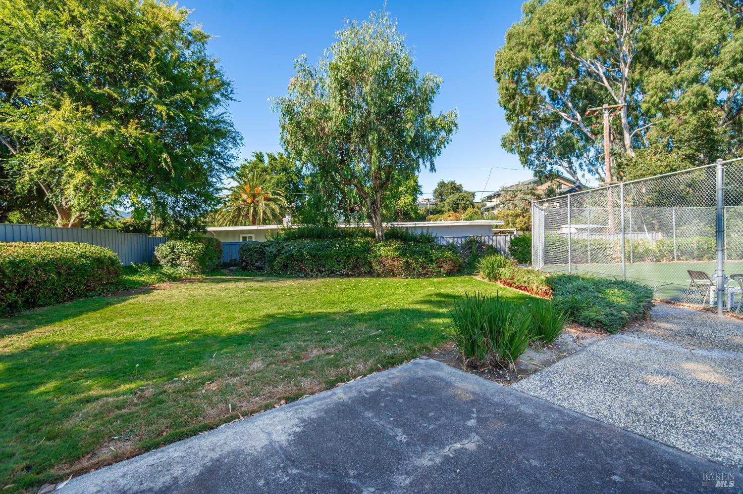 Detail Gallery Image 35 of 35 For 70 Scottsdale Way, Novato,  CA 94947 - 2 Beds | 1/1 Baths