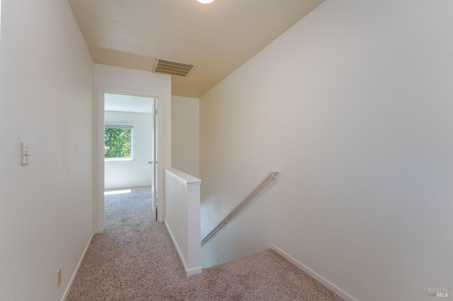 Detail Gallery Image 11 of 17 For 211 Main Cir, Ukiah,  CA 95482 - 2 Beds | 2 Baths