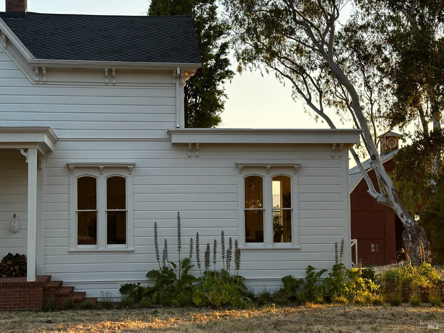 Detail Gallery Image 8 of 43 For 11971 Old Redwood Hwy, Healdsburg,  CA 95448 - 3 Beds | 2/1 Baths