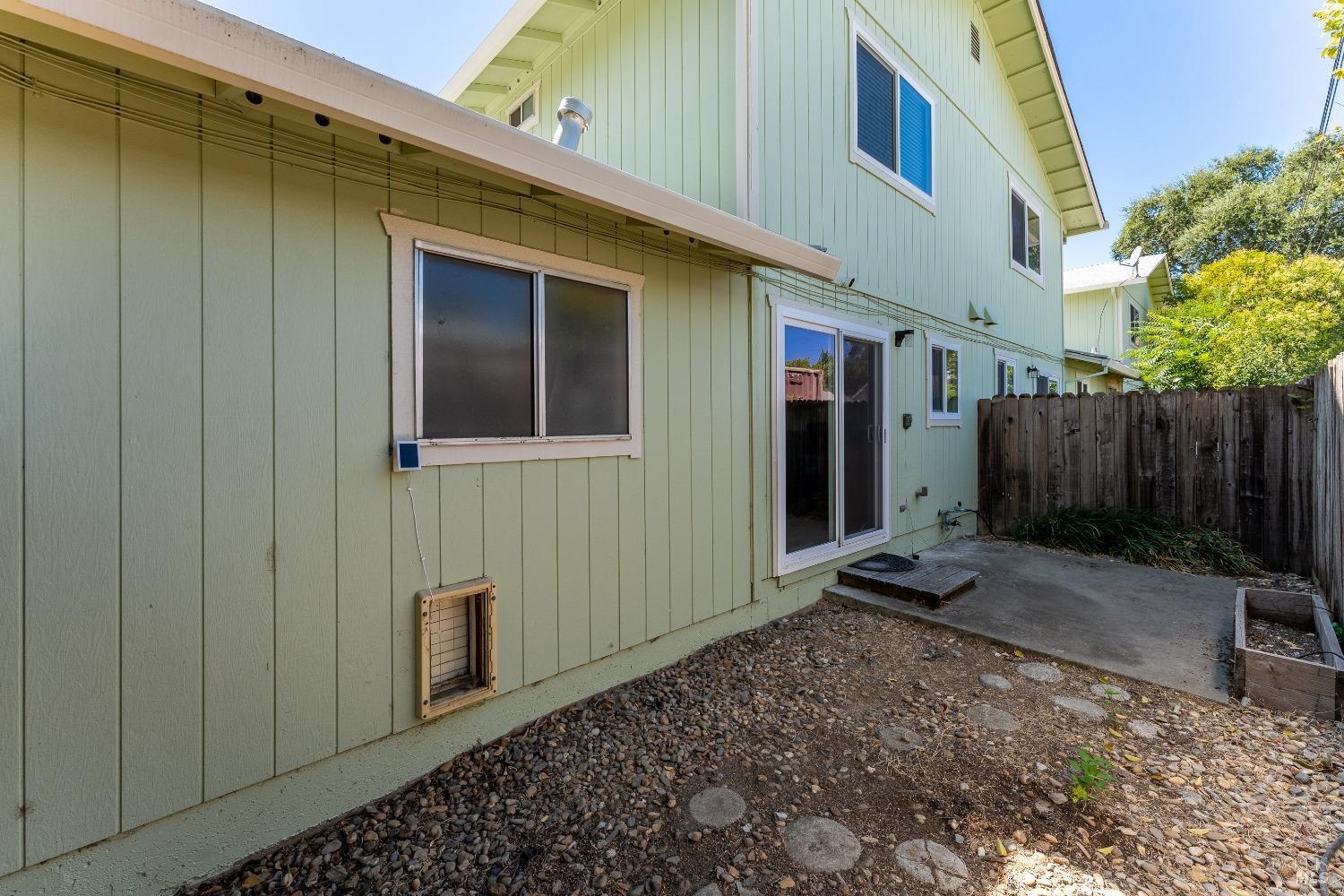 Detail Gallery Image 16 of 17 For 211 Main Cir, Ukiah,  CA 95482 - 2 Beds | 2 Baths