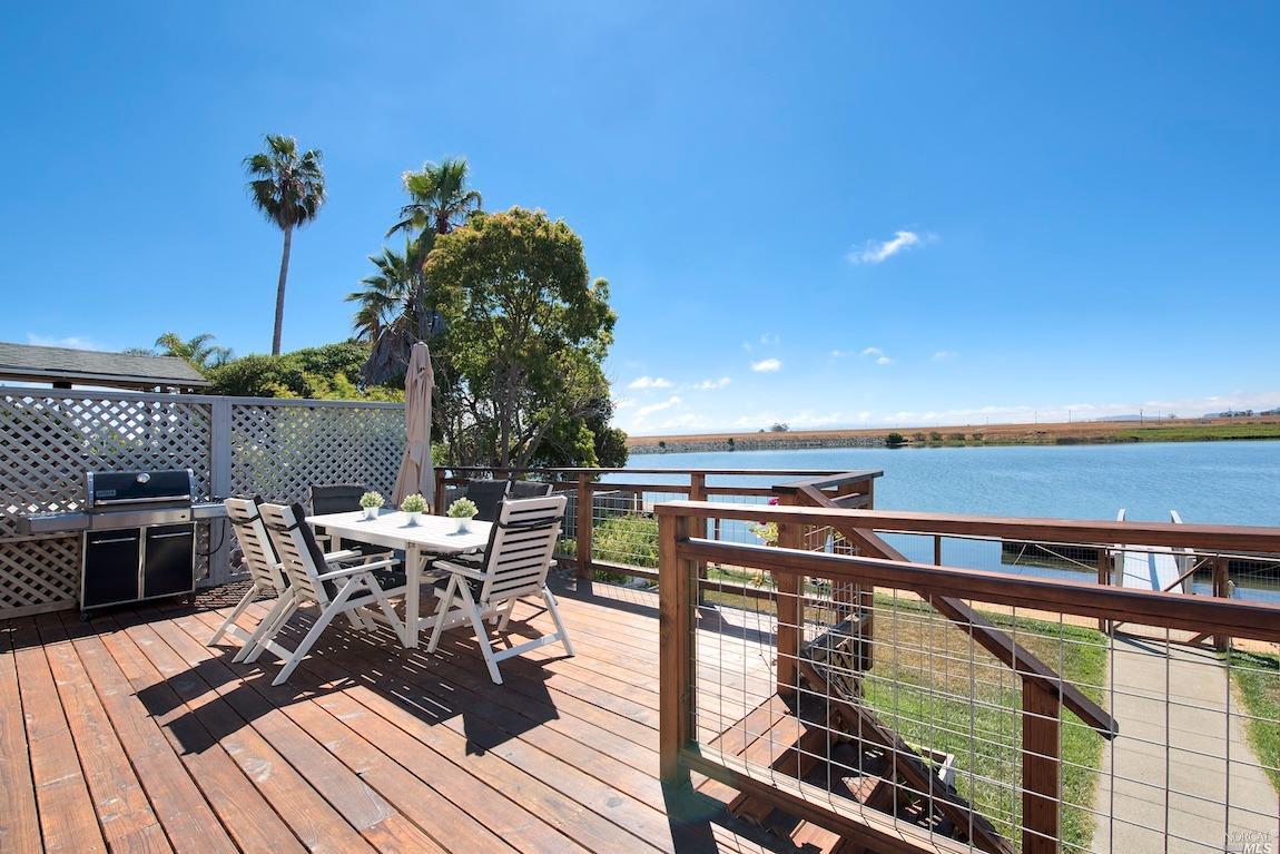 Detail Gallery Image 3 of 17 For 152 Bahama Reef Unkn, Novato,  CA 94949 - 3 Beds | 2 Baths