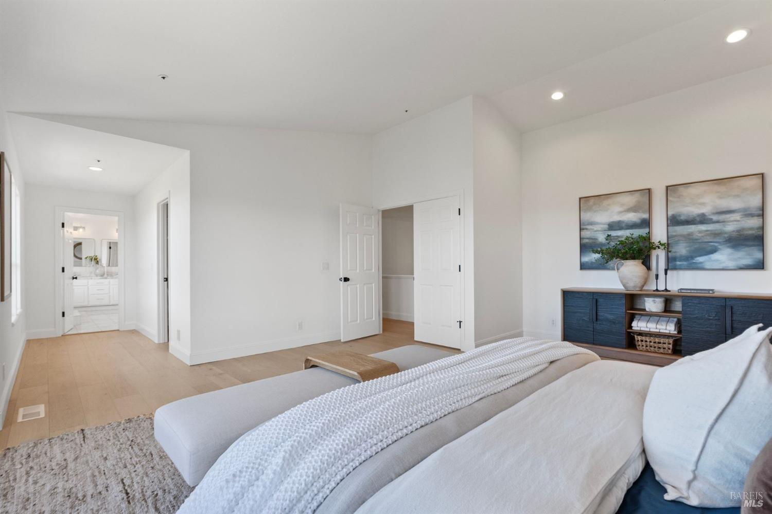 Detail Gallery Image 26 of 57 For 25 Red Rock Way, San Rafael,  CA 94903 - 3 Beds | 2/1 Baths