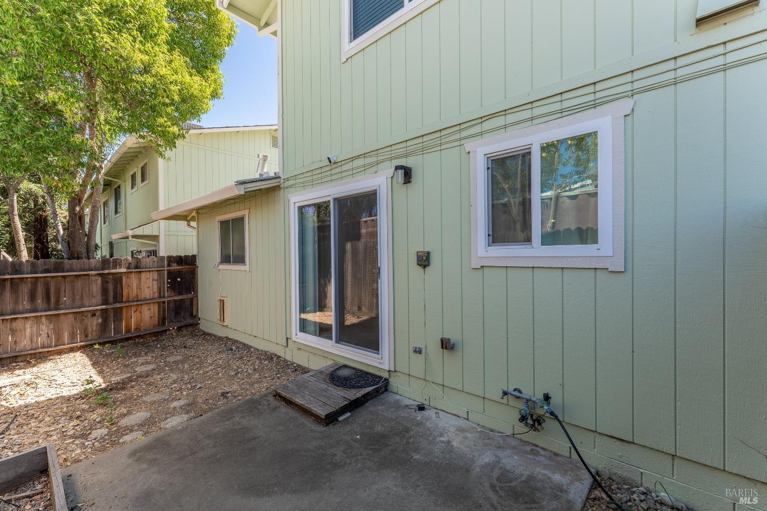 Detail Gallery Image 17 of 17 For 211 Main Cir, Ukiah,  CA 95482 - 2 Beds | 2 Baths