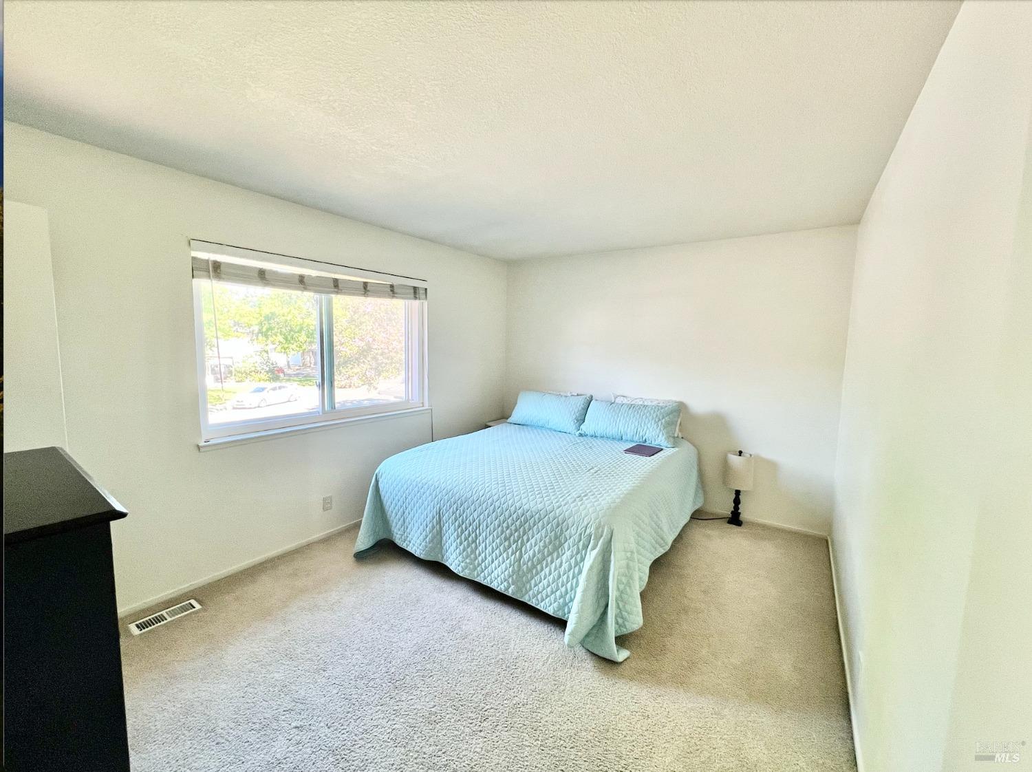 Detail Gallery Image 8 of 15 For 25 Inyo Cir, Novato,  CA 94947 - 2 Beds | 1 Baths