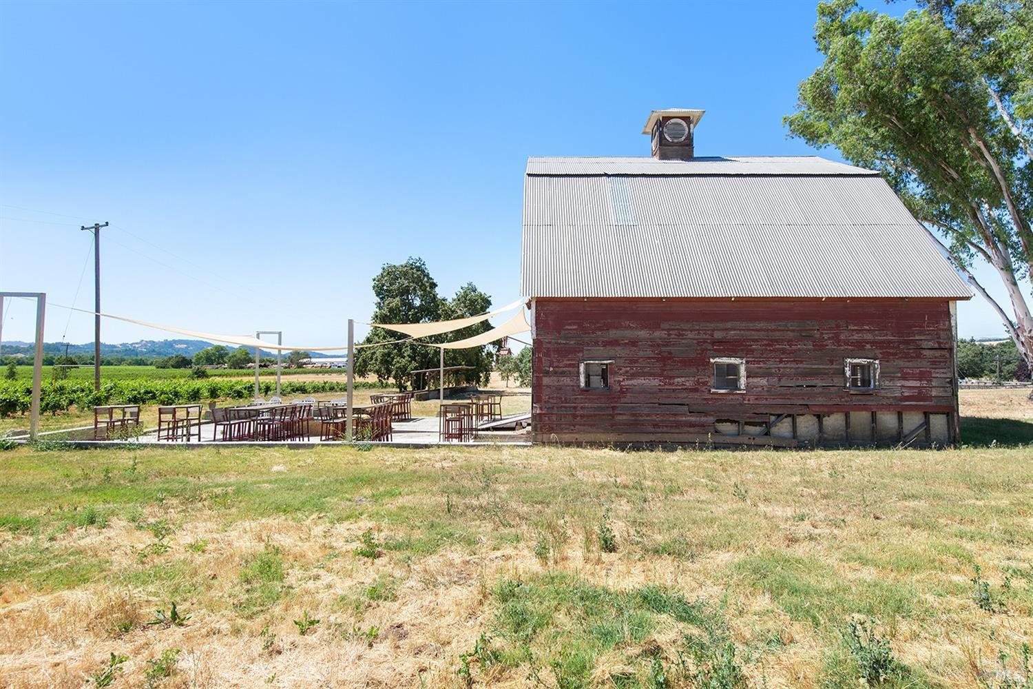 Detail Gallery Image 37 of 43 For 11971 Old Redwood Hwy, Healdsburg,  CA 95448 - 3 Beds | 2/1 Baths