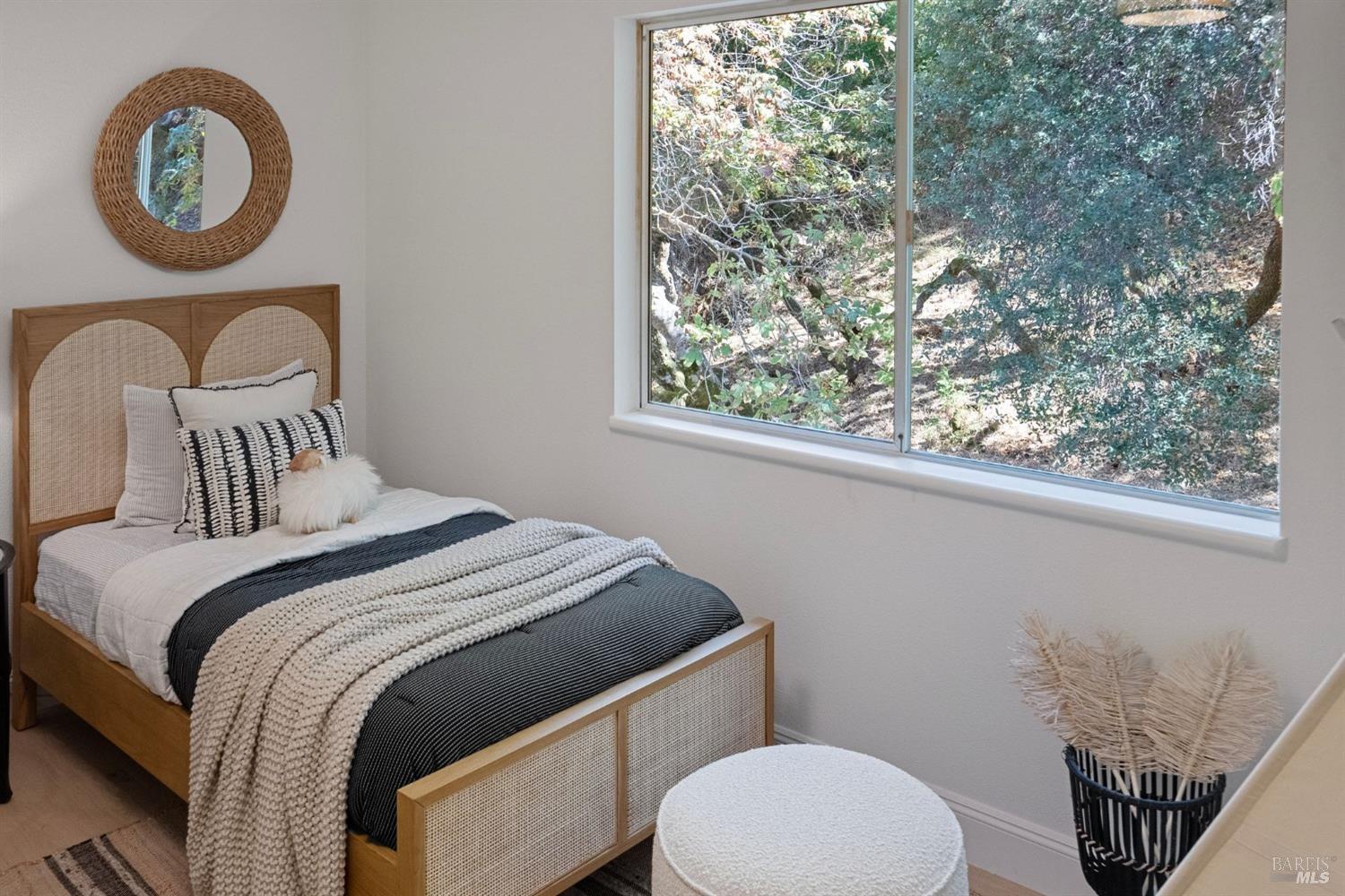 Detail Gallery Image 41 of 57 For 25 Red Rock Way, San Rafael,  CA 94903 - 3 Beds | 2/1 Baths