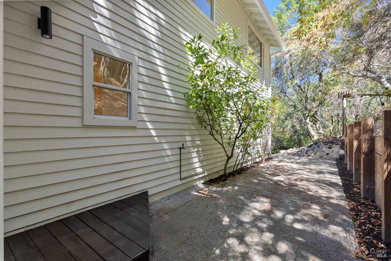 Detail Gallery Image 52 of 57 For 25 Red Rock Way, San Rafael,  CA 94903 - 3 Beds | 2/1 Baths