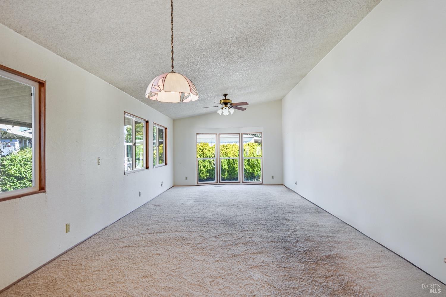 Detail Gallery Image 22 of 46 For 69 Leisure Park Cir, Santa Rosa,  CA 95401 - 3 Beds | 2 Baths