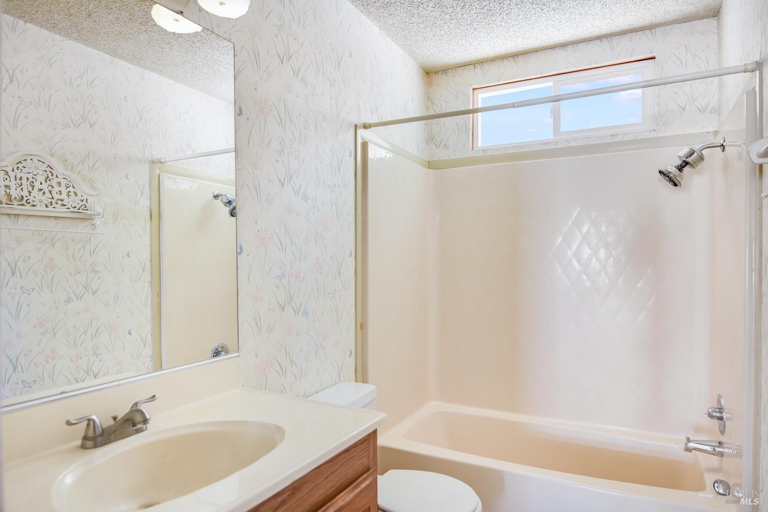 Detail Gallery Image 31 of 46 For 69 Leisure Park Cir, Santa Rosa,  CA 95401 - 3 Beds | 2 Baths