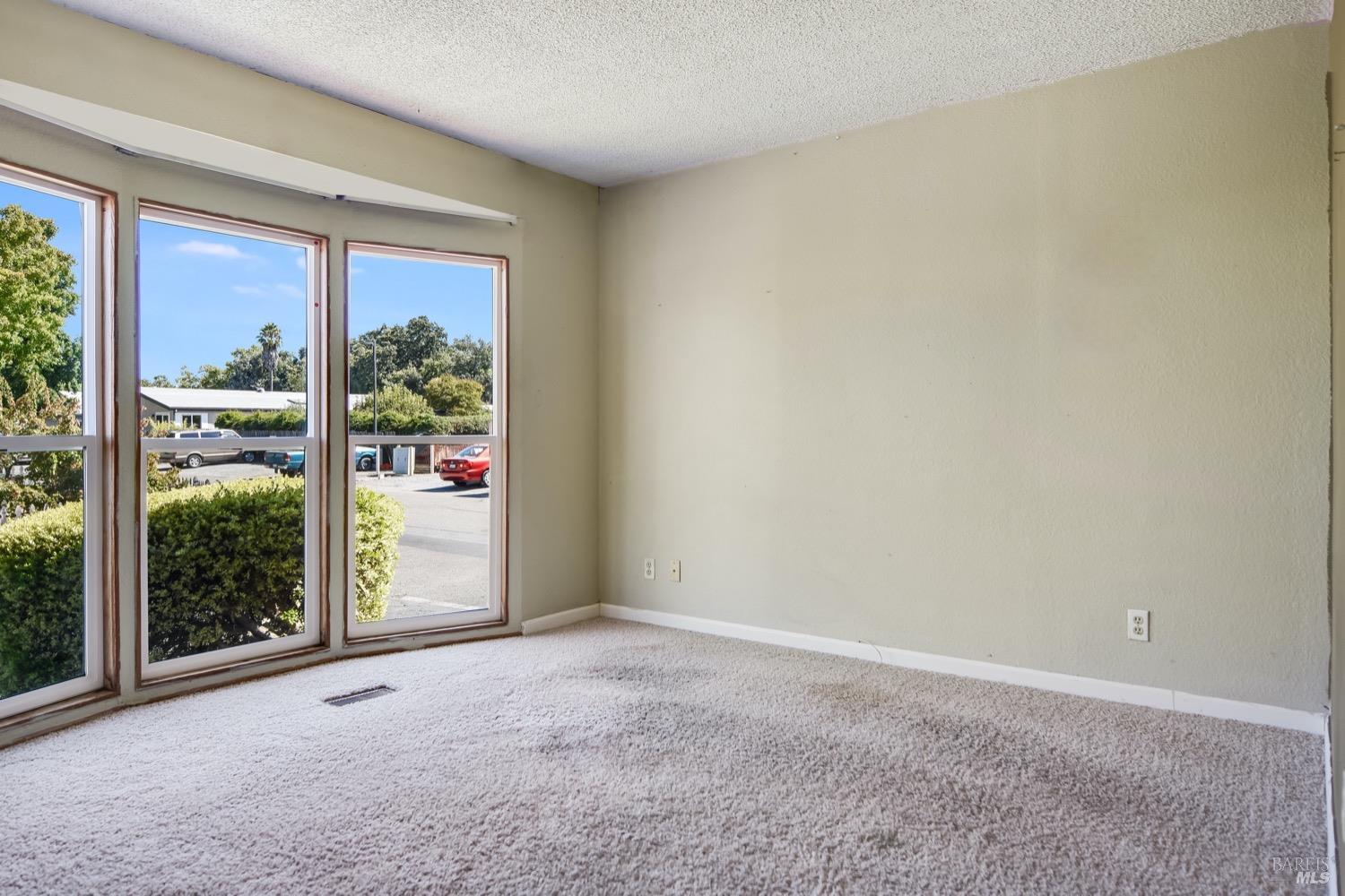 Detail Gallery Image 29 of 46 For 69 Leisure Park Cir, Santa Rosa,  CA 95401 - 3 Beds | 2 Baths