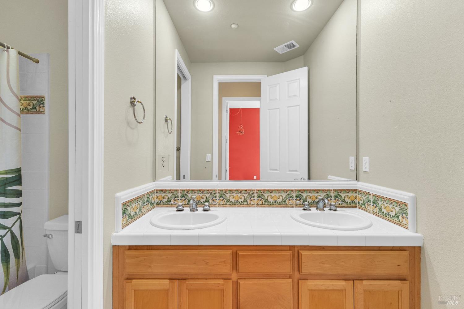 Detail Gallery Image 34 of 44 For 201 Ferrero Dr, Healdsburg,  CA 95448 - 4 Beds | 2 Baths