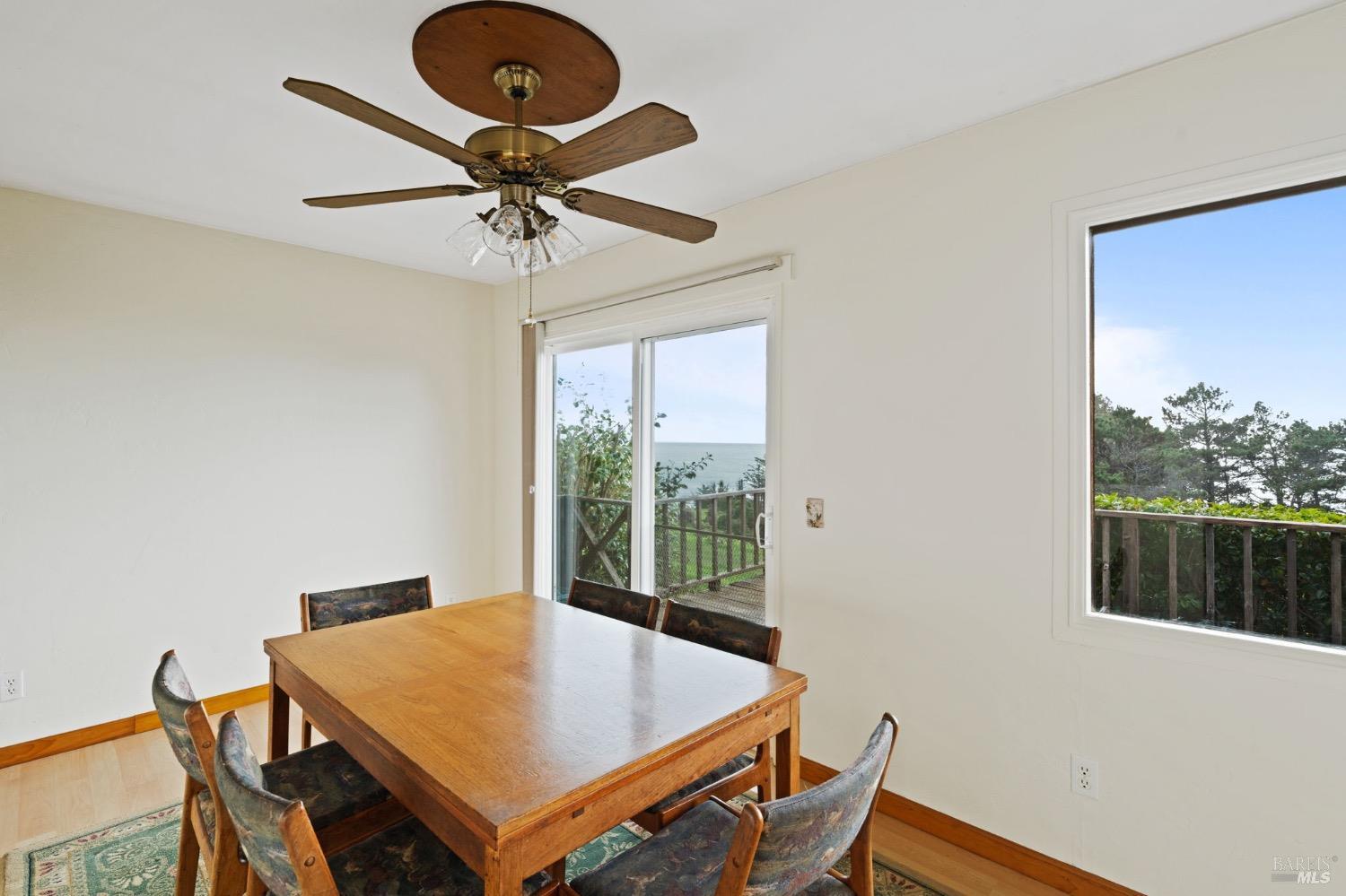 Detail Gallery Image 10 of 61 For 46975 Collins Landing Rd, Gualala,  CA 95445 - 4 Beds | 2 Baths