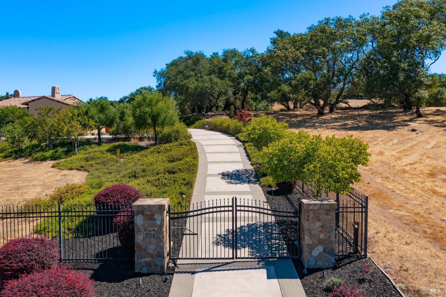 Detail Gallery Image 7 of 73 For 701 Shiloh Ter, Santa Rosa,  CA 95403 - 6 Beds | 7/1 Baths