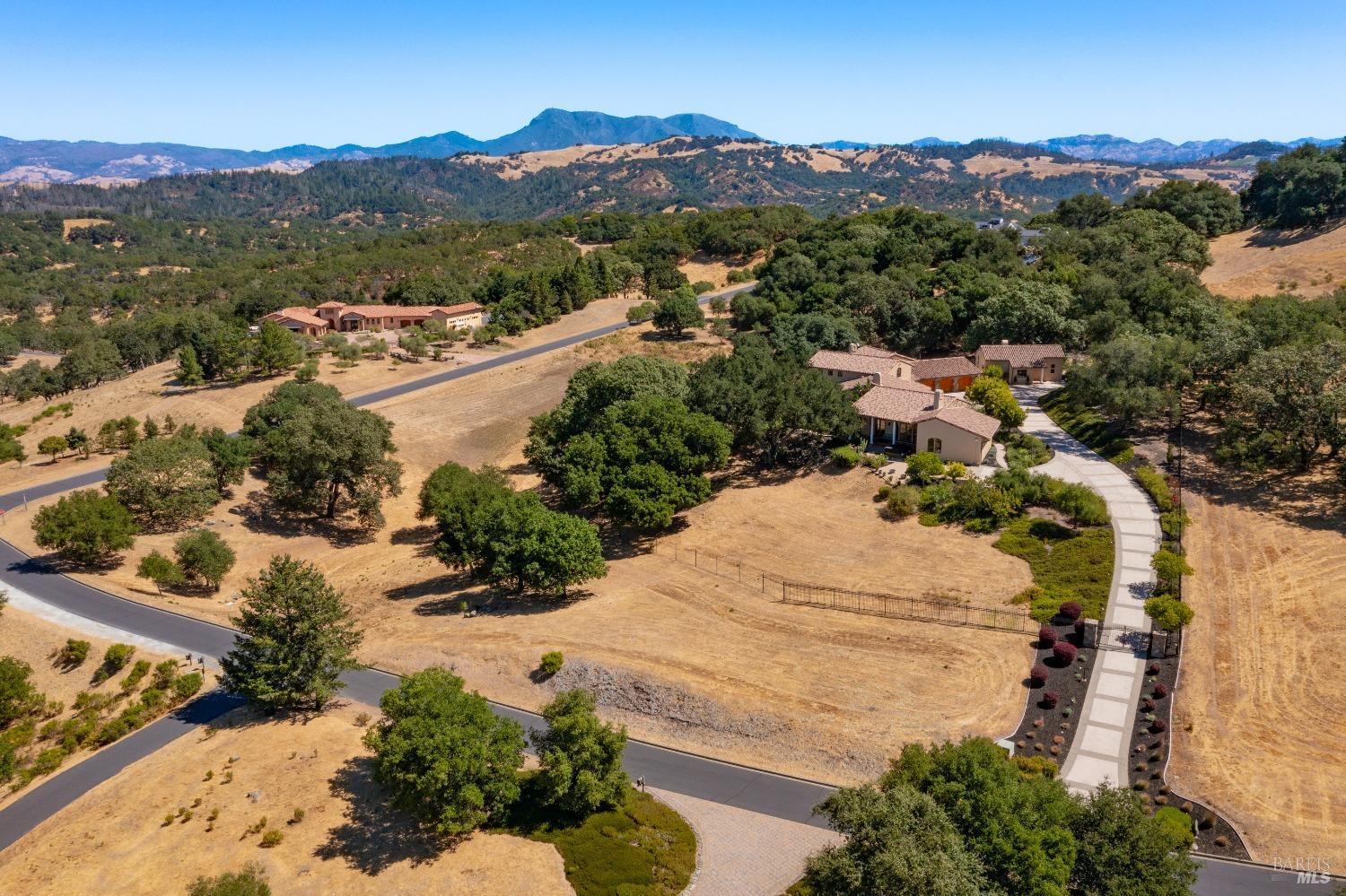 Detail Gallery Image 18 of 73 For 701 Shiloh Ter, Santa Rosa,  CA 95403 - 6 Beds | 7/1 Baths