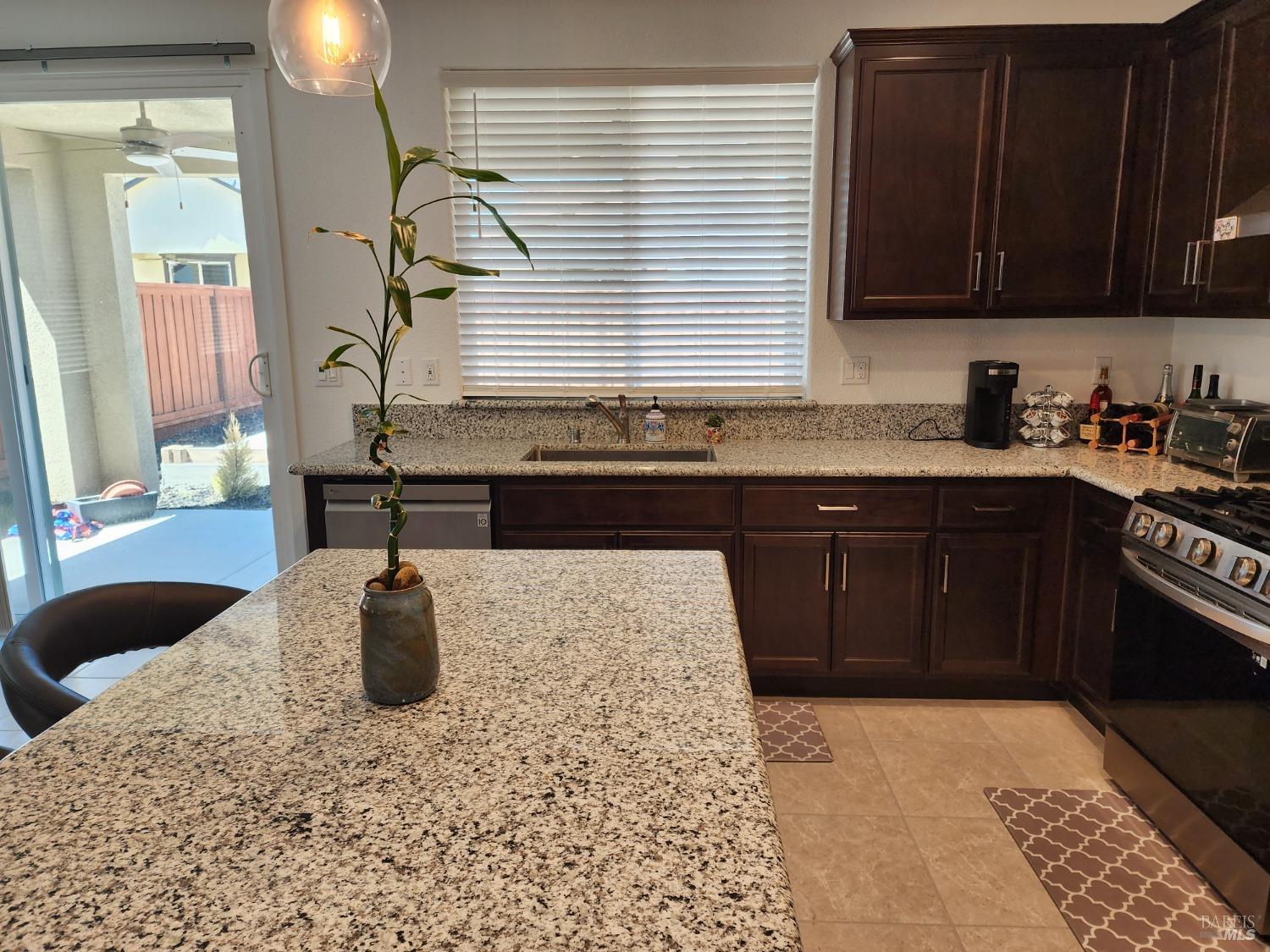 Detail Gallery Image 11 of 54 For 2383 Espana Ln, Rio Vista,  CA 94571 - 2 Beds | 2 Baths