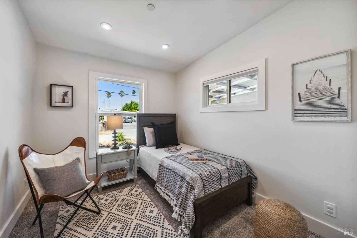 Detail Gallery Image 8 of 20 For 205 Labrea Way, San Rafael,  CA 94903 - 3 Beds | 2 Baths