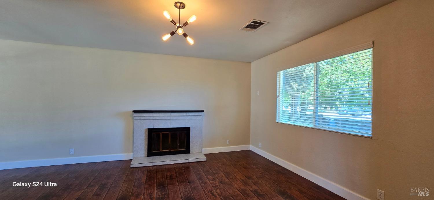 Detail Gallery Image 5 of 13 For 333 Pintail Dr, Suisun City,  CA 94585 - 4 Beds | 2 Baths