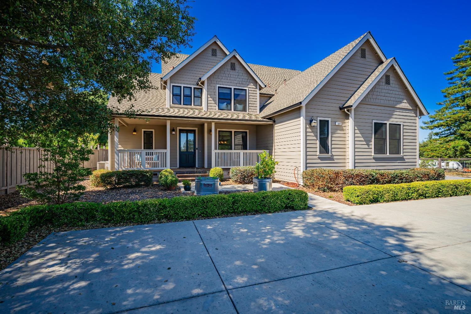 Detail Gallery Image 5 of 43 For 1040 Bloomfield Rd, Sebastopol,  CA 95472 - 4 Beds | 3/1 Baths