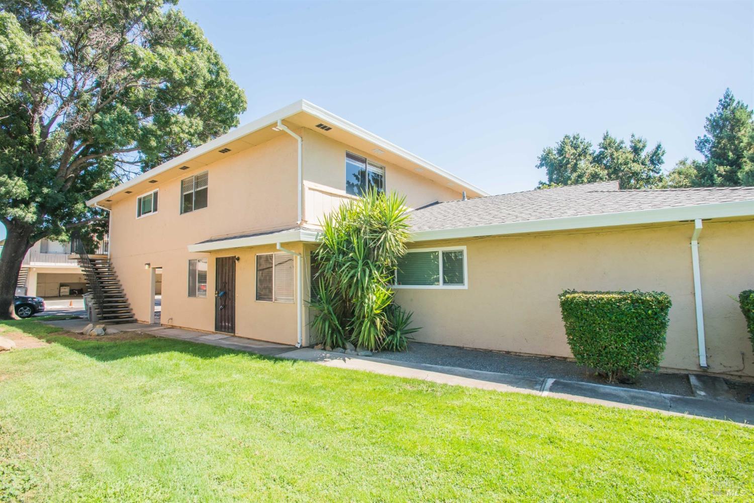 Duxburry Lane #2, Vacaville, California image 2