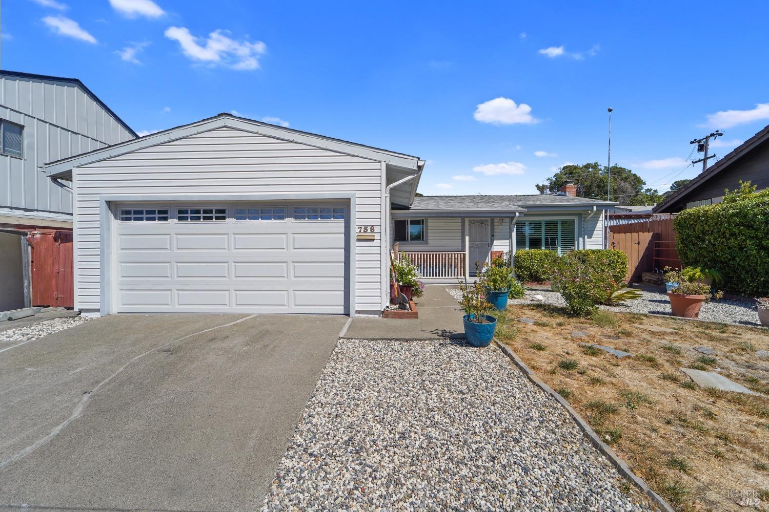 Detail Gallery Image 1 of 1 For 738 Rollingwood Dr, Vallejo,  CA 94591 - 3 Beds | 1 Baths