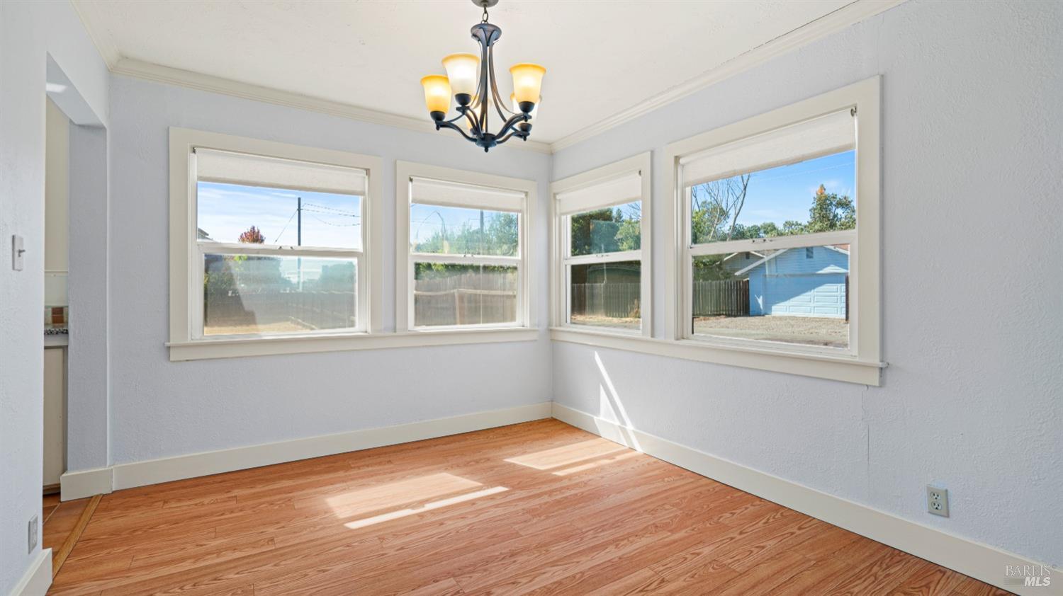 Detail Gallery Image 7 of 25 For 2437 Lomitas Ave, Santa Rosa,  CA 95404 - 2 Beds | 1 Baths