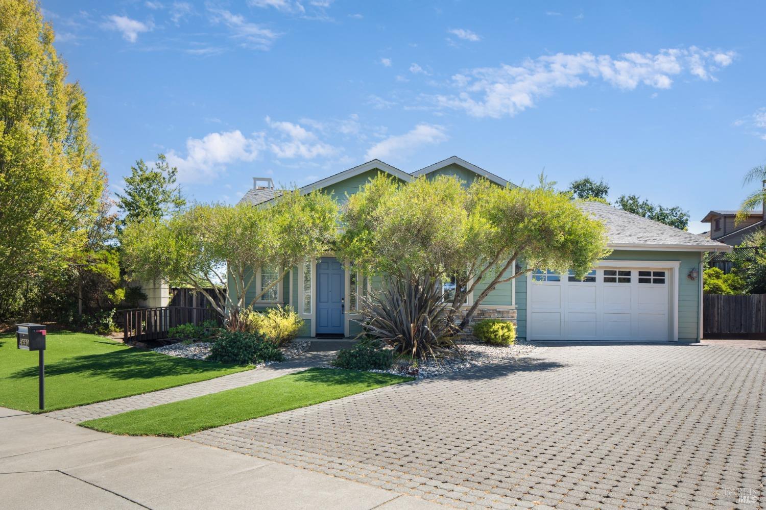 Detail Gallery Image 1 of 1 For 5690 Queen Anne Dr, Santa Rosa,  CA 95409 - 3 Beds | 3/1 Baths