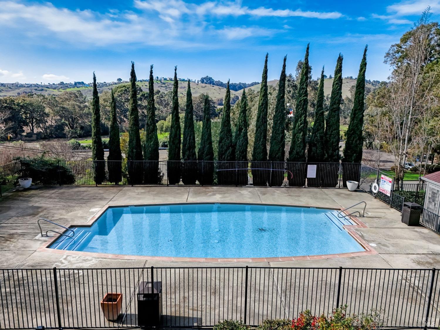 Detail Gallery Image 35 of 37 For 900 Cambridge Dr #18,  Benicia,  CA 94510 - 2 Beds | 1 Baths