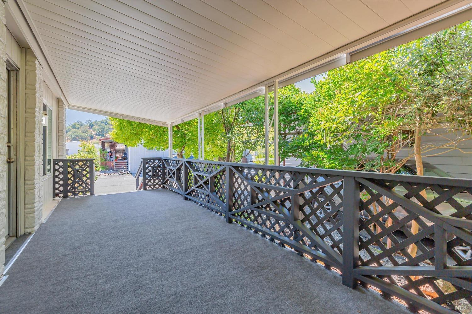 Detail Gallery Image 5 of 24 For 352 Acadia Ln, San Rafael,  CA 94903 - 2 Beds | 2 Baths