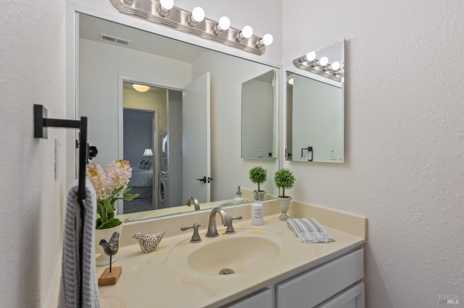 Detail Gallery Image 19 of 32 For 270 Channing Way #11,  San Rafael,  CA 94903 - 1 Beds | 1 Baths