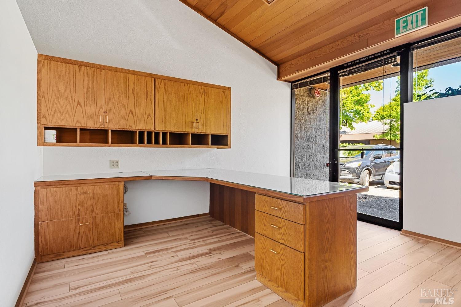 Detail Gallery Image 3 of 14 For 1400 N Dutton Ave #16,  Santa Rosa,  CA 95401 - – Beds | – Baths