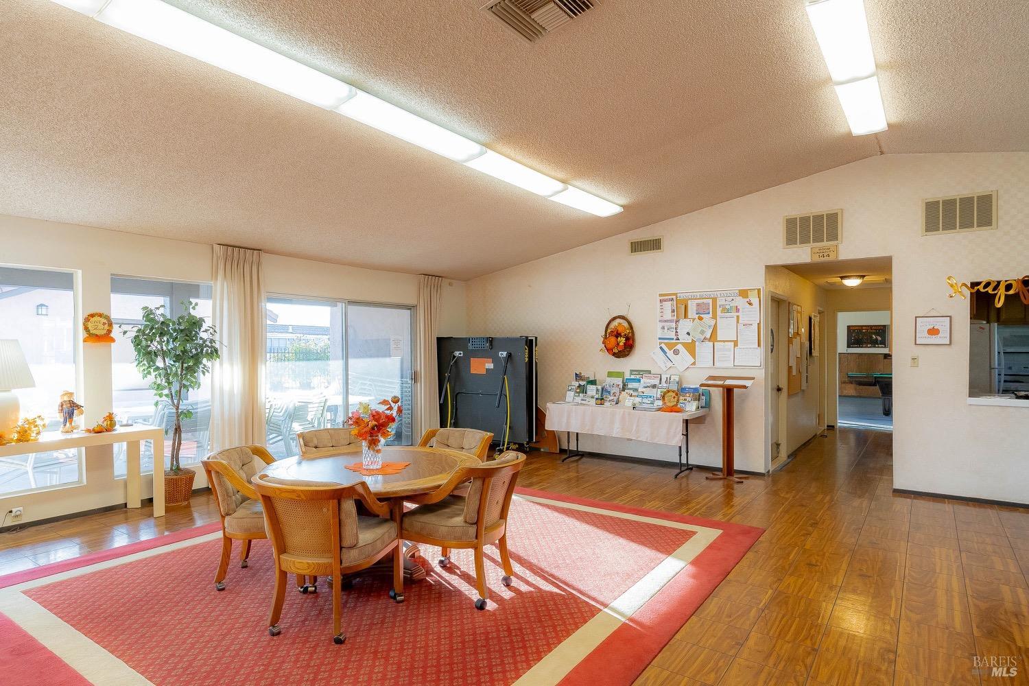 Detail Gallery Image 32 of 43 For 300 E H St 61, Benicia,  CA 94510 - 2 Beds | 2 Baths