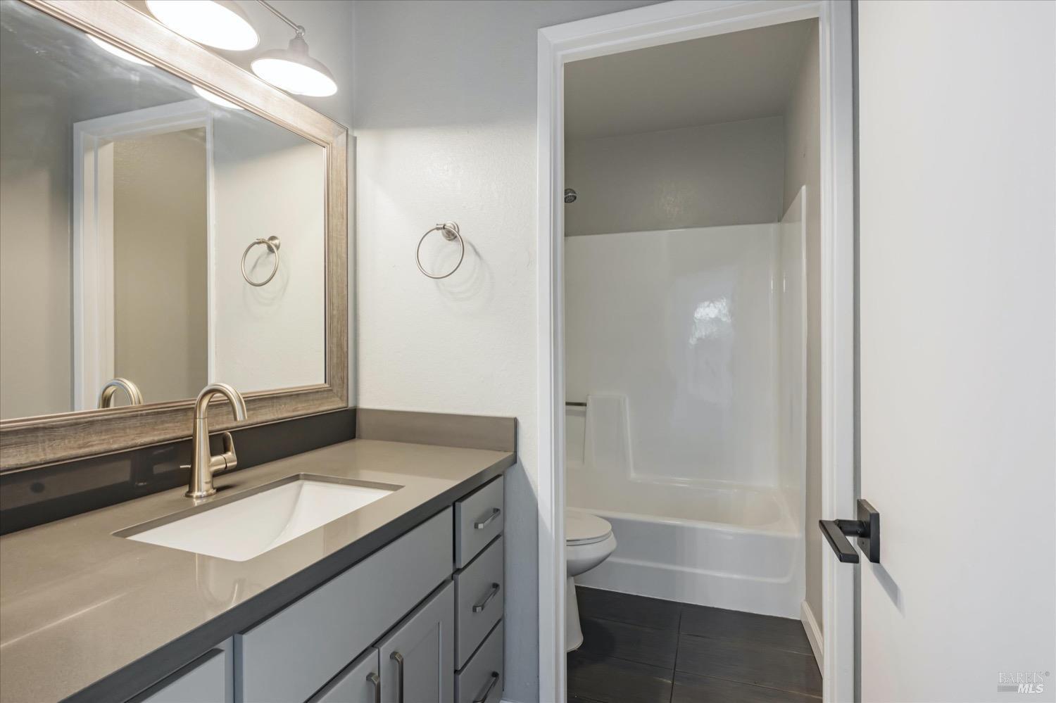 Detail Gallery Image 9 of 26 For 29621 Red Oak Ct #11,  Hayward,  CA 94544 - 2 Beds | 1 Baths