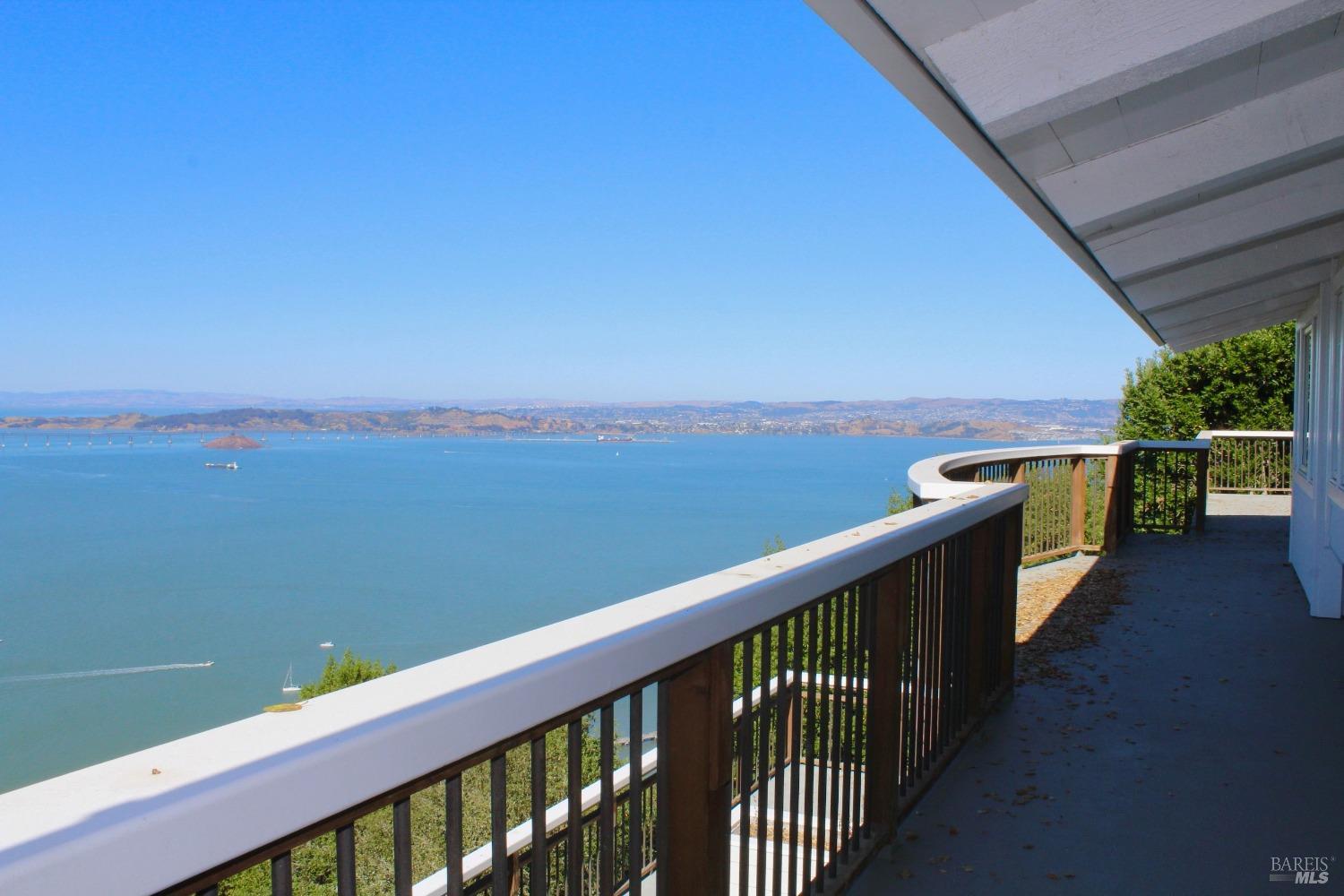 Detail Gallery Image 7 of 15 For 8 Place Moulin Unkn, Tiburon,  CA 94920 - 6 Beds | 5 Baths