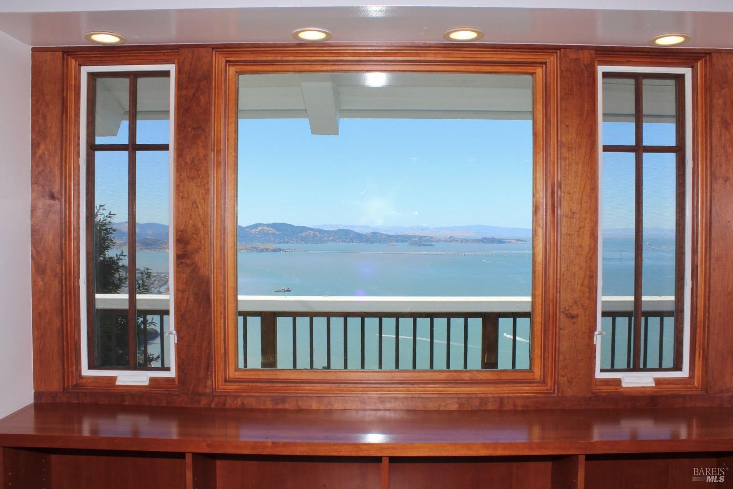 Detail Gallery Image 8 of 15 For 8 Place Moulin Unkn, Tiburon,  CA 94920 - 6 Beds | 5 Baths