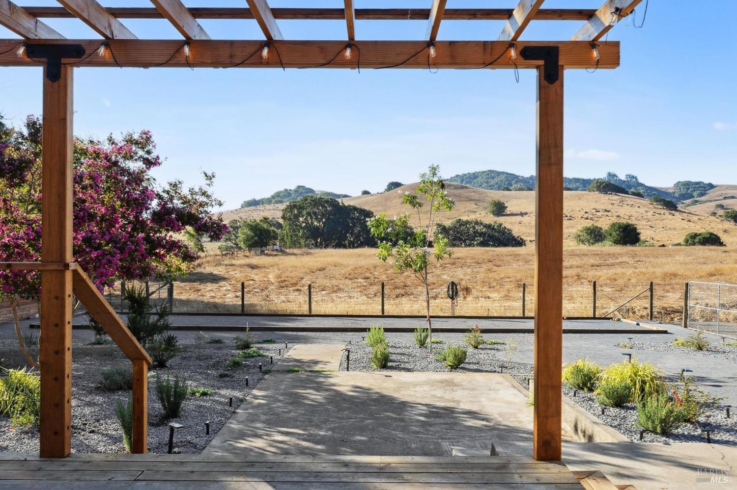 Detail Gallery Image 48 of 83 For 223 Wilson Hill Rd, Petaluma,  CA 94952 - 3 Beds | 3/1 Baths