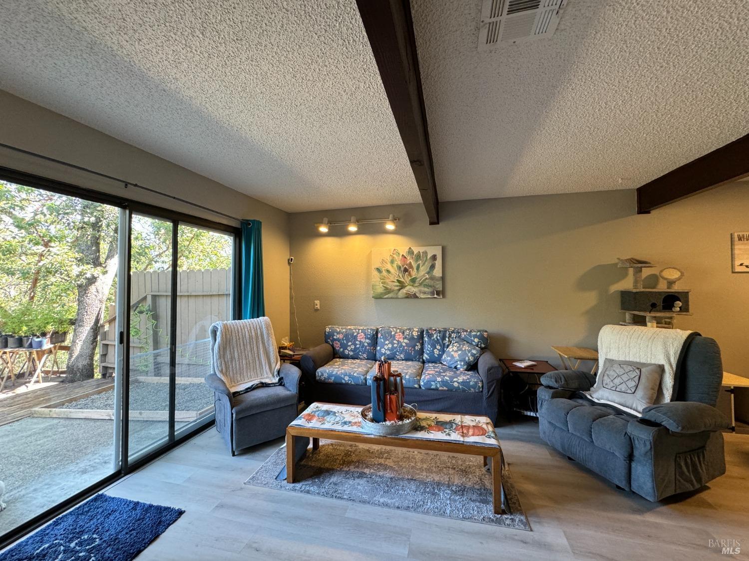 Detail Gallery Image 9 of 20 For 280 San Jacinta Dr #P,  Ukiah,  CA 95482 - 2 Beds | 1/1 Baths