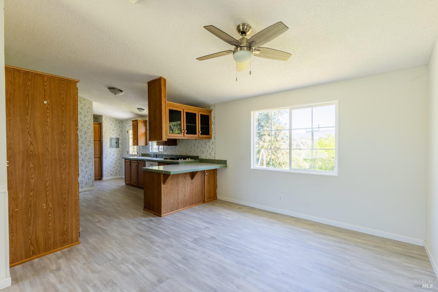 Detail Gallery Image 8 of 77 For 6281 S Horseshoe Cir, Potter Valley,  CA 95469 - 3 Beds | 2 Baths