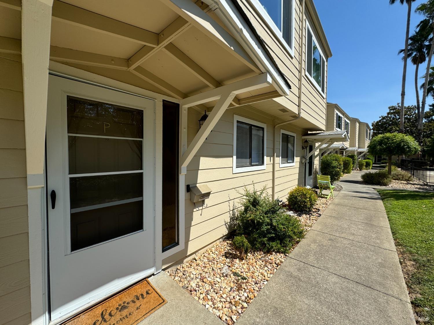 Detail Gallery Image 1 of 20 For 280 San Jacinta Dr #P,  Ukiah,  CA 95482 - 2 Beds | 1/1 Baths