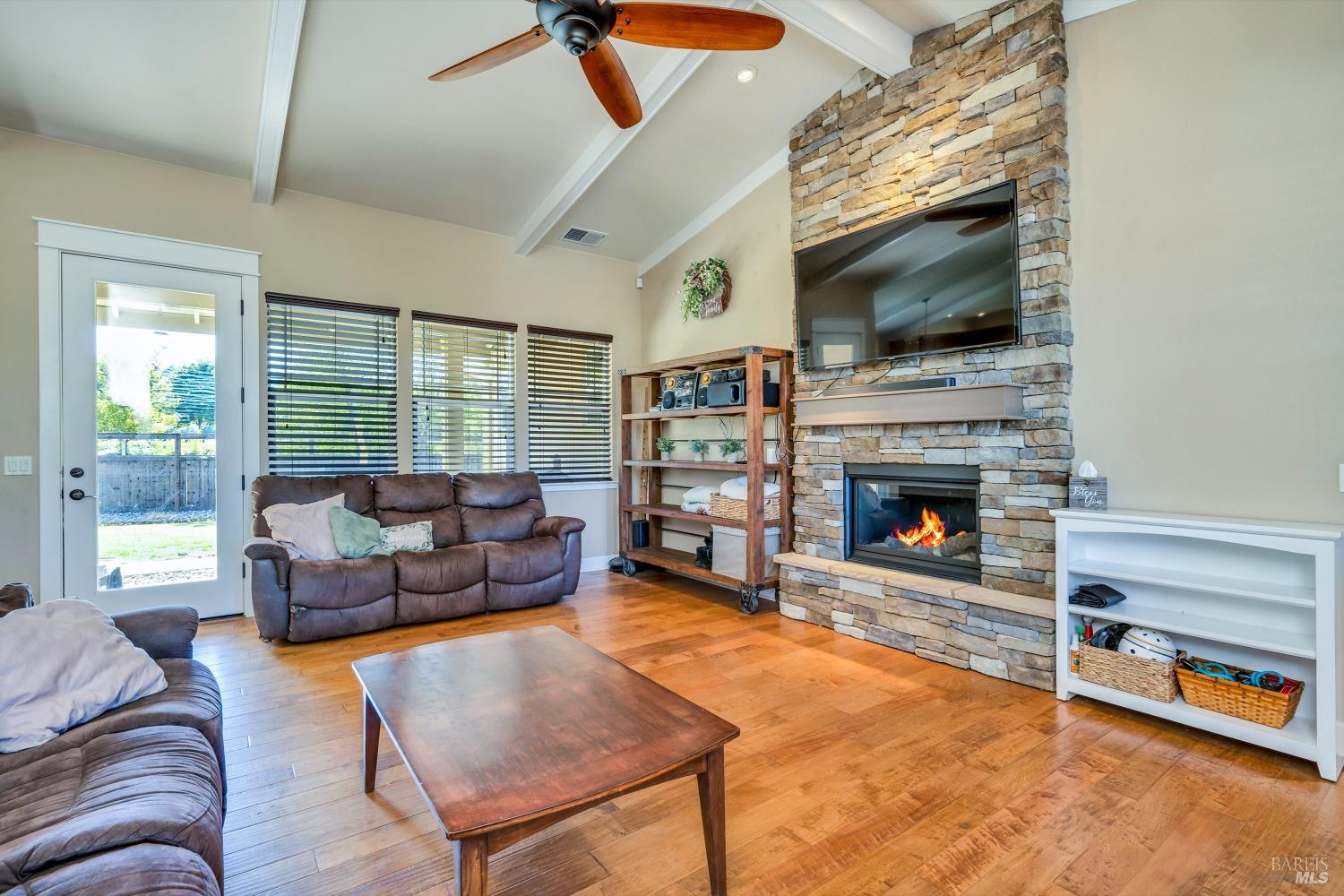 Detail Gallery Image 2 of 33 For 1258 Wrigley St, Lakeport,  CA 95453 - 3 Beds | 2 Baths