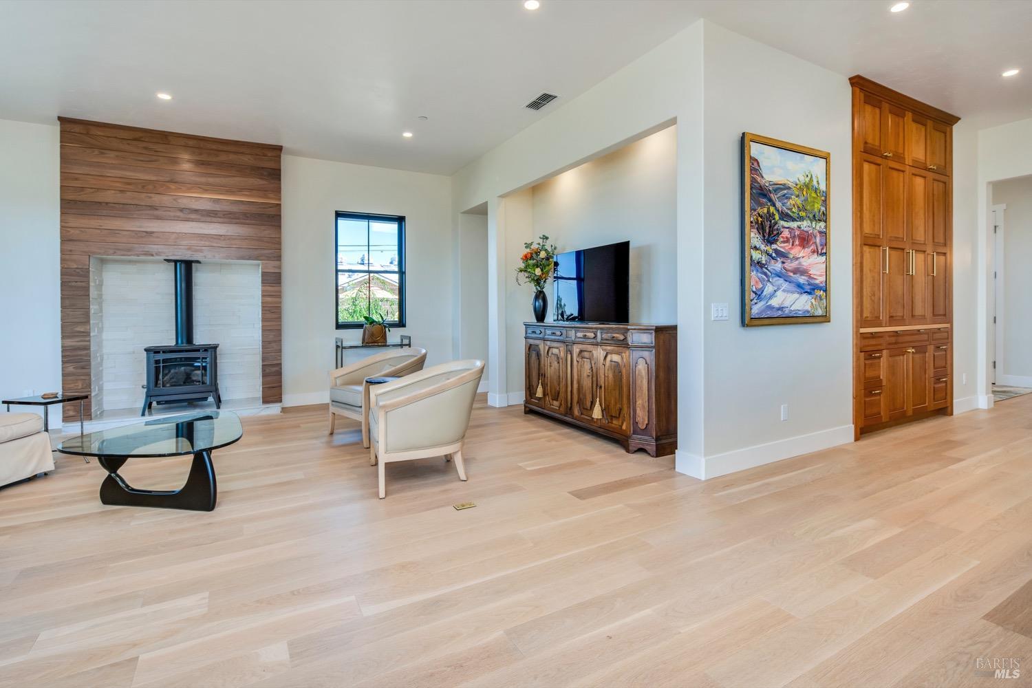 Detail Gallery Image 35 of 50 For 1335 Wikiup Dr, Santa Rosa,  CA 95403 - 4 Beds | 2/1 Baths